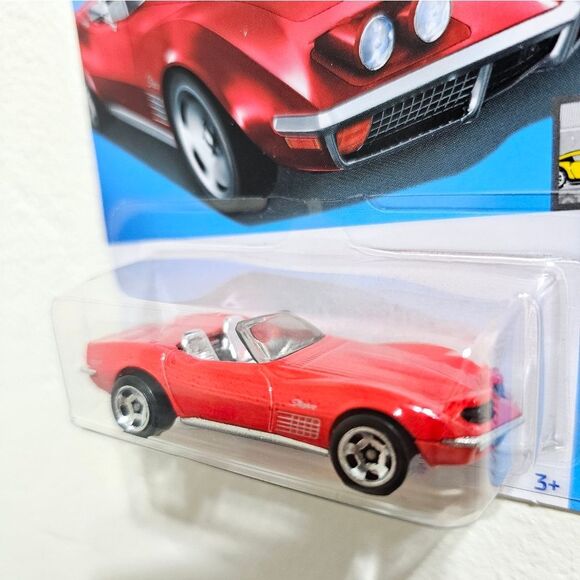 Hotwheels 72 Stingray Convertible - Picture 3 of 4
